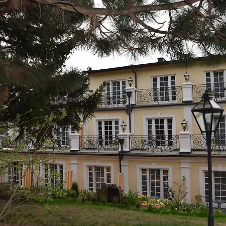 Fuhrgassl-huber Hotel