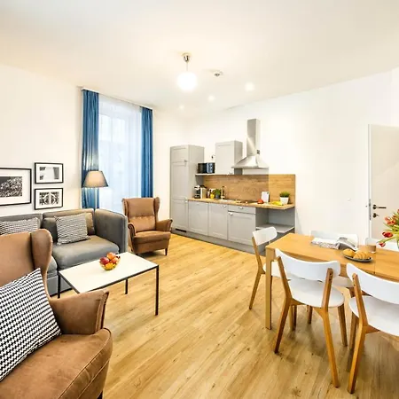 Jimmy's Emerald Aparthotel 4*