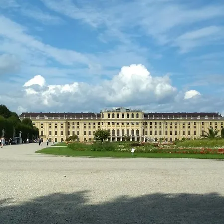 Mariahilfer 4 Min To The Shopping Center And Schoenbrunn Palace Apartment