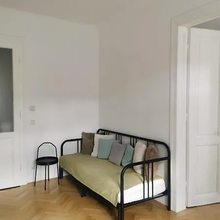 Mariahilfer 4 Min To The Shopping Center And Schoenbrunn Palace Apartment