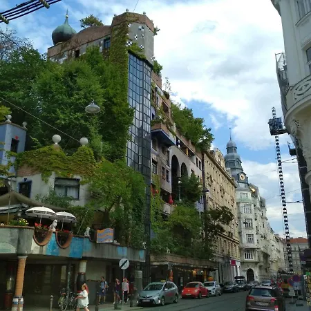 Mariahilfer 4 Min To The Shopping Center And Schoenbrunn Palace Apartment Vienna
