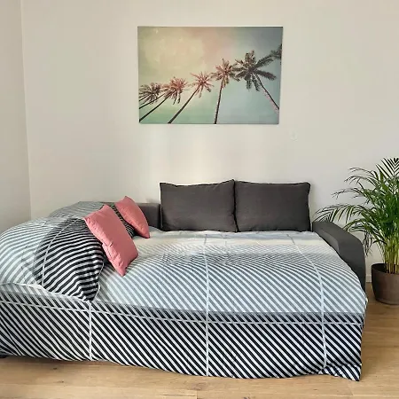 80m2 With Balcony & Free Netflix *