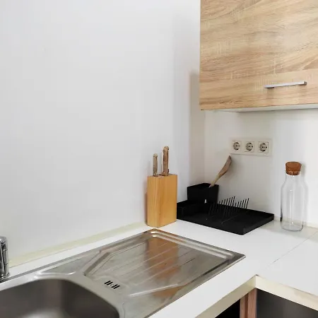 Lovely Modern Historical 1-bedroom Apartment Vienna