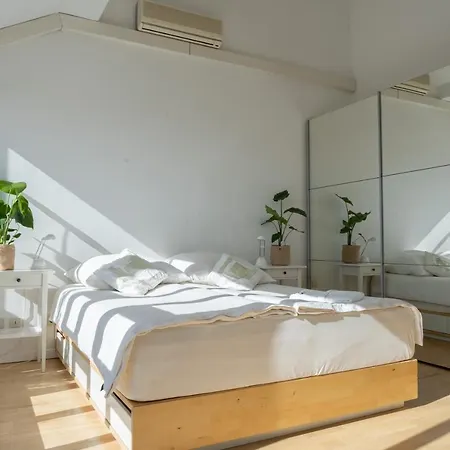 Apartment 180m2 Penthouse, Luxury Next To Karlskirche And Parking Included *
