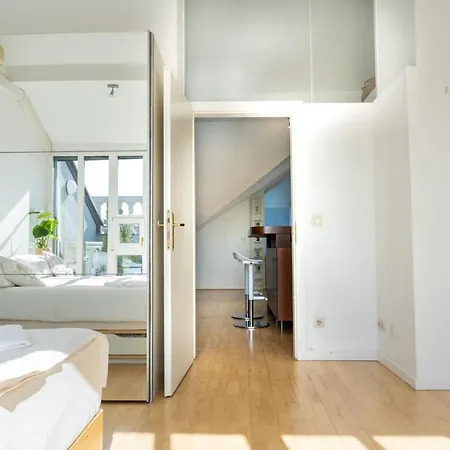 180m2 Penthouse, Luxury Next To Karlskirche And Parking Included Apartment