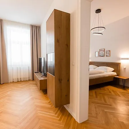 Nadland B61 * Wien
