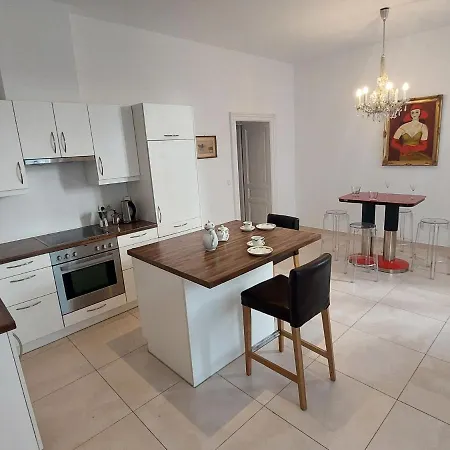 Apartment Am Sobieskiplatz By Interhome