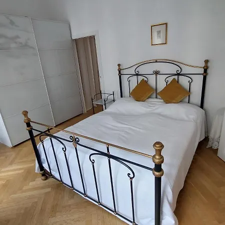 Am Sobieskiplatz By Interhome Vienna