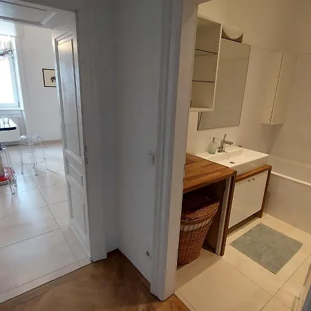 Am Sobieskiplatz By Interhome Apartment Vienna