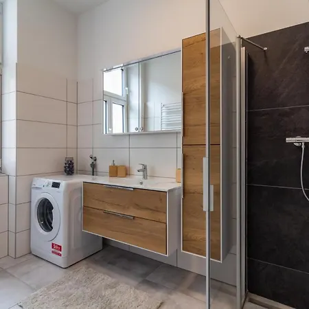 Apartment Cozy, Generous - 10 Min To City-centre - Contactless 24h Check-in