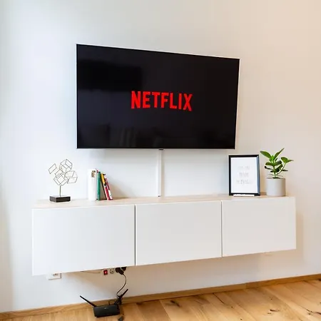 Apartment Cozy, Generous - 10 Min To City-centre - Contactless 24h Check-in *