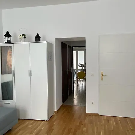 2 Apartment *