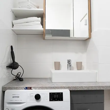 Wonderful, Modern Center Apartment *