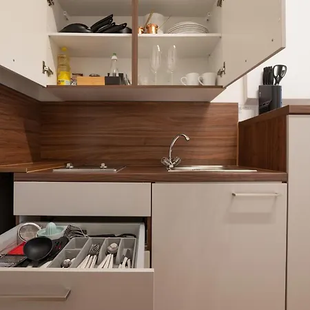 Apartment Modern Hotel-styled In The Second District Of Vienna.
