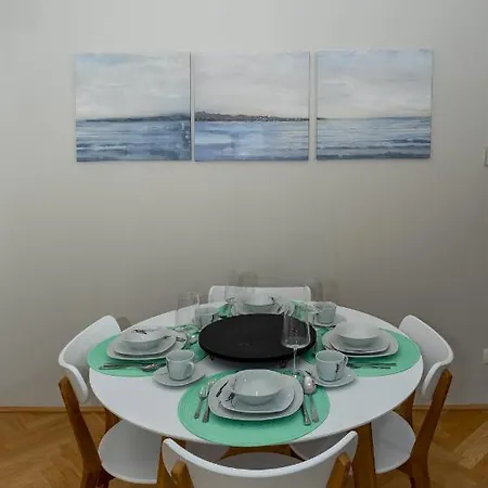 Turquoise Inspired Deluxe Centrally Located Apartment Vienna