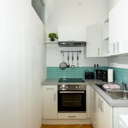 Turquoise Inspired Deluxe Centrally Located Apartment
