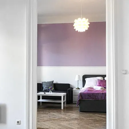 Vibrant 3br Near Akh Hospital - Perfect For Groups Apartment