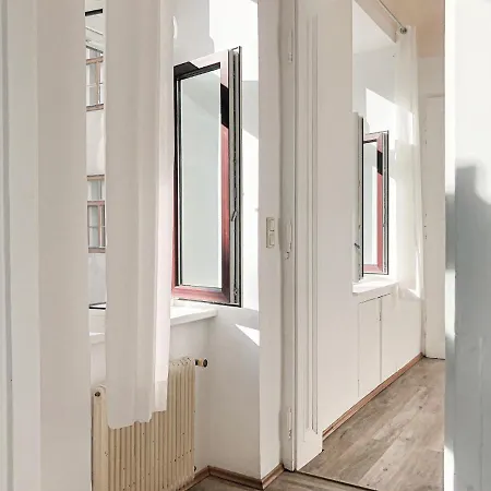 Vibrant 3br Near Akh Hospital - Perfect For Groups Vienna