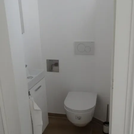 Ruhige Art-garconniere Mit Balkon Apartment *
