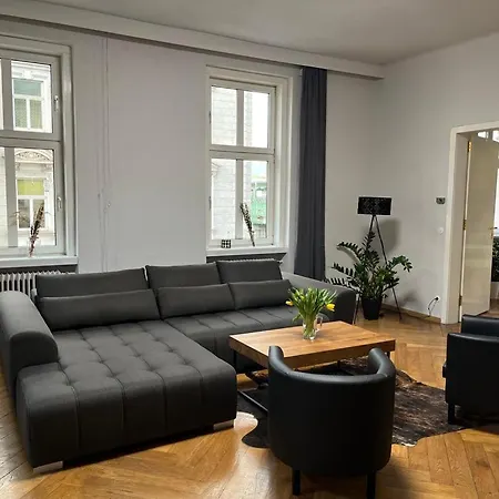 Beautiful Centre Apartment Vienna