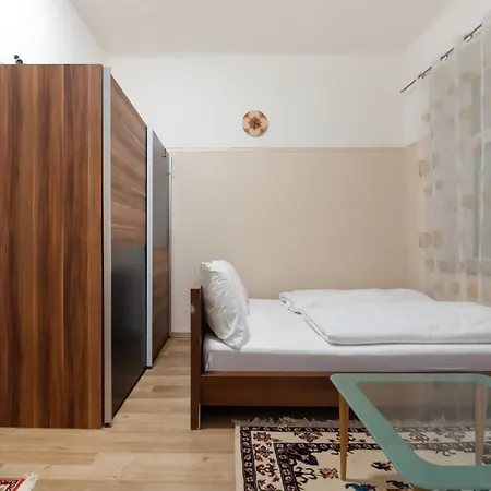 Ruhiges In 15 Min Zum Zentrum Apartment
