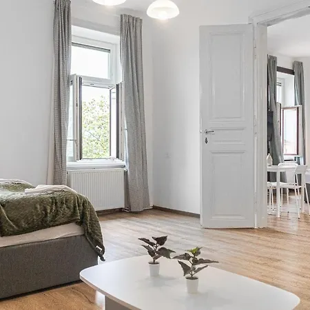 Welcoming 2br Apt. Near Akh- Perfect For Longstays * Vienna