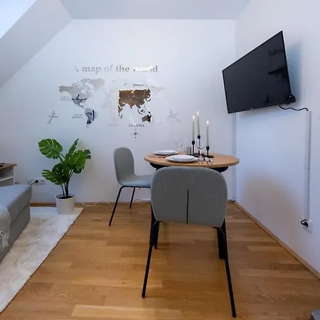 Apartment Rooftop Cozy Near Innerstadt With Ac