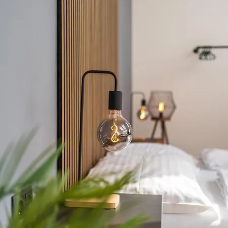 Myflat - Bright Near Station Appartement *