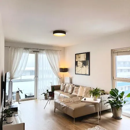 Danube Penthouse 3 Bed 90 M2 With Balcony Vienna