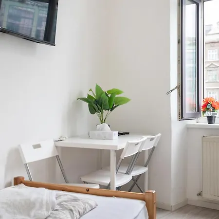 Апартаменты Pleasant 1br Aprt. Near The Danube & Millenium T. Вена