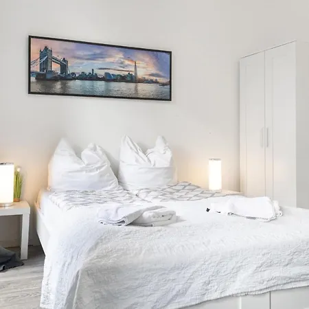 Апартаменты Pleasant 1br Aprt. Near The Danube & Millenium T. Вена