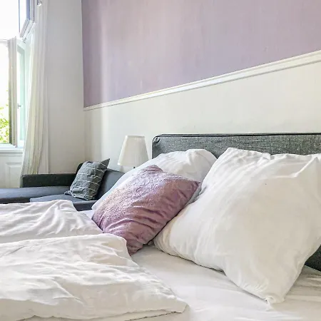 Vibrant 3br Near Akh Hospital - Perfect For Groups Apartment *