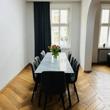 Beautiful Centre Apartment *