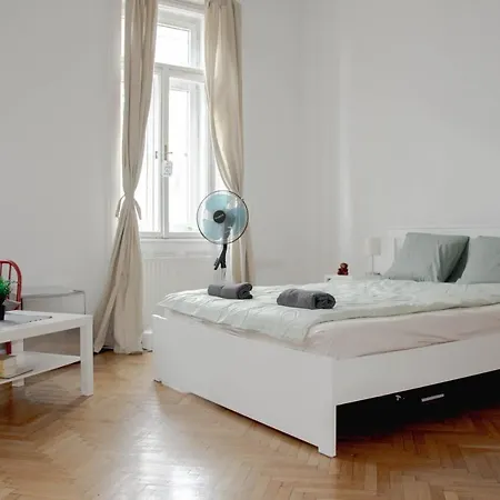Wonderful Two Bedroom Vienna