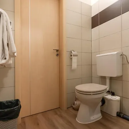 Apartment Ruhiges In 15 Min Zum Zentrum *