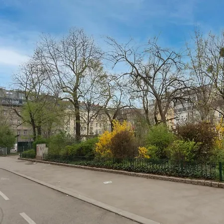 Apartment Ruhiges In 15 Min Zum Zentrum *