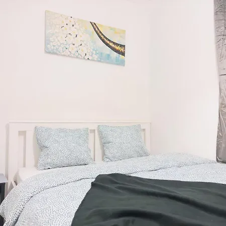 Charming Three Bedrooms Near Station Apartment Vienna