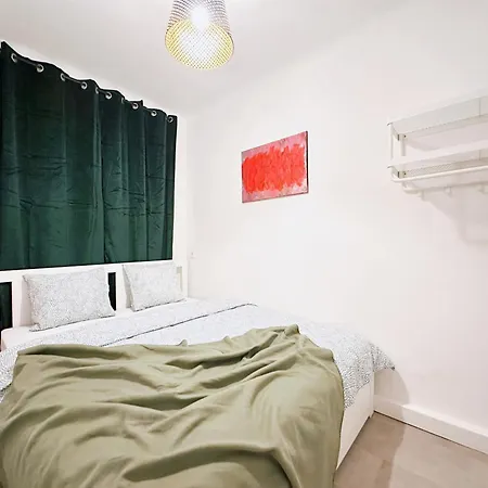 Apartment Charming Three Bedrooms Near Station *