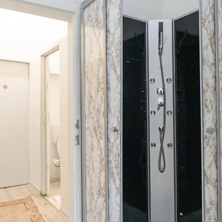 Pleasant 1br Aprt. Near The Danube & Millenium T. Апартаменты Вена