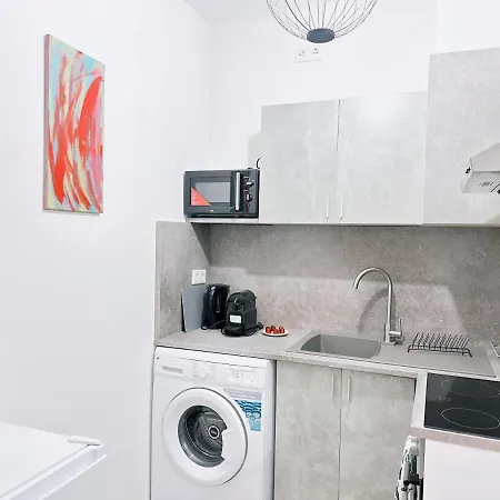 Apartment Charming Three Bedrooms Near Station Vienna