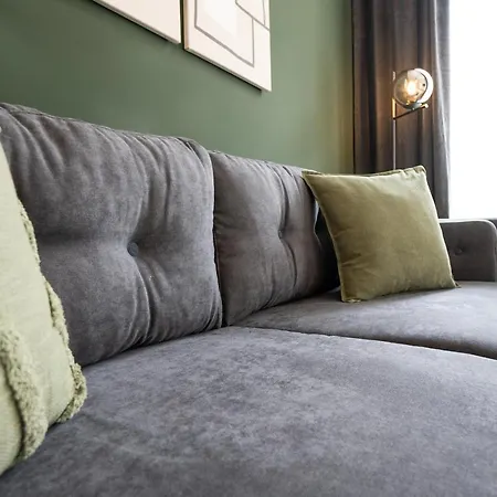 Belvedere Castle View: Chic Apartment *