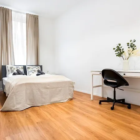 Nice Central City Room Hostel *
