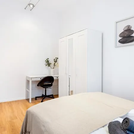 Nice Central City Room Hostel