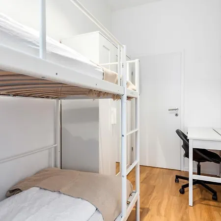 Nice Central City Room Hostel Vienna