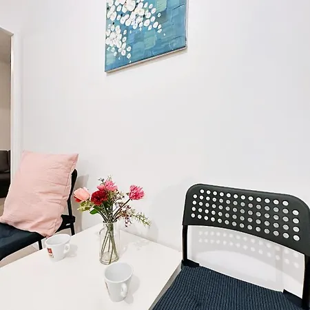 Apartment Charming Three Bedrooms Near Station *