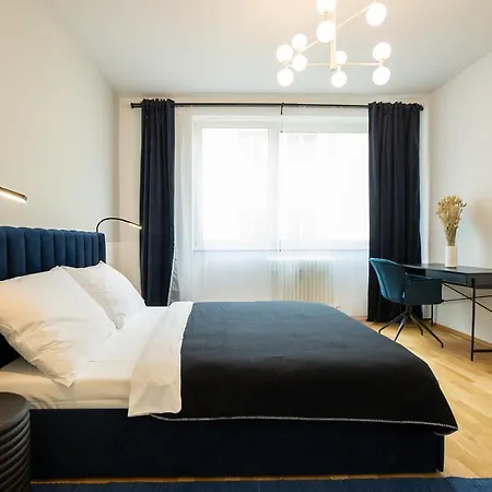 Bright Stylish In A Location Appartement *
