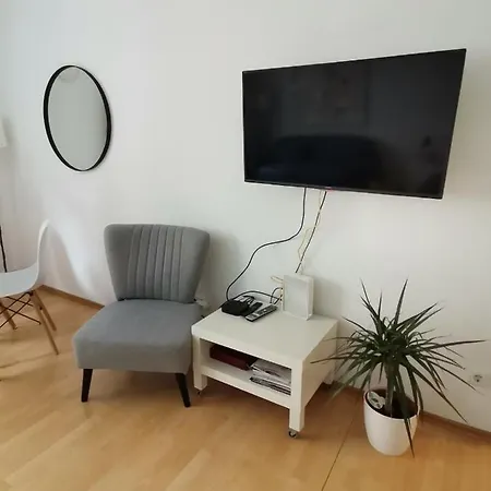 Alpha 7min To The Centar Apartment *