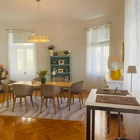 Apartment Charmante Innenstadtwohnung *