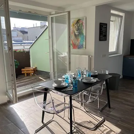 Dachgeschoss Fuer 4 Mit Terrasse * Vídeň