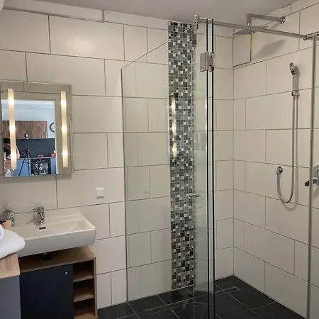 Dachgeschoss Fuer 4 Mit Terrasse Vídeň